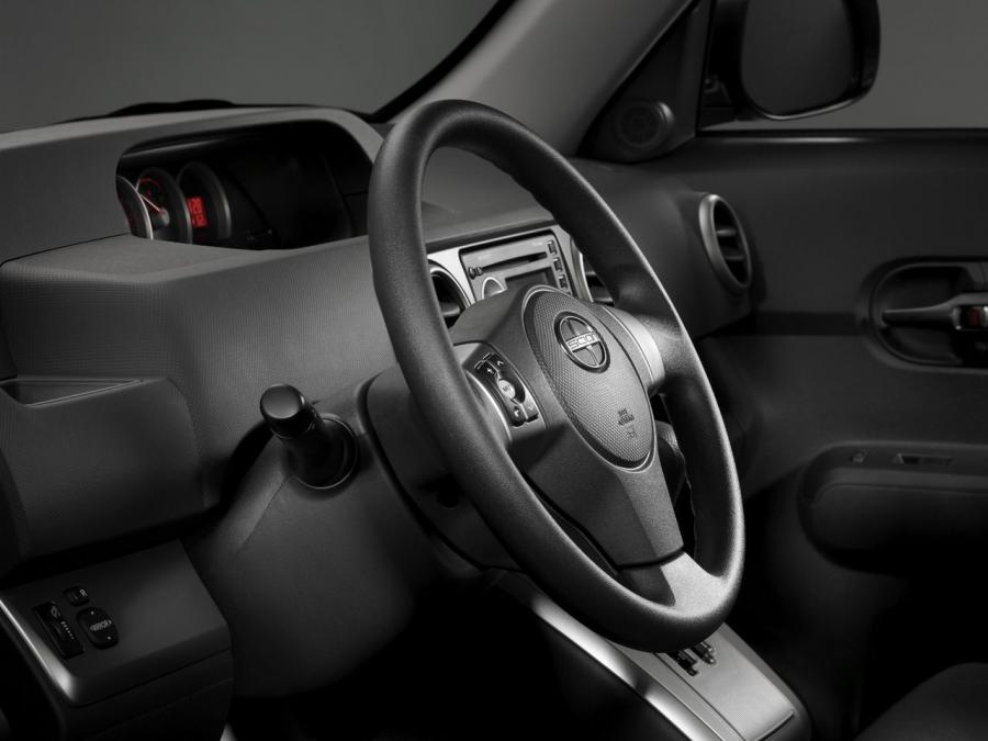  Scion xB 2011 года  (фото 25 из 58)